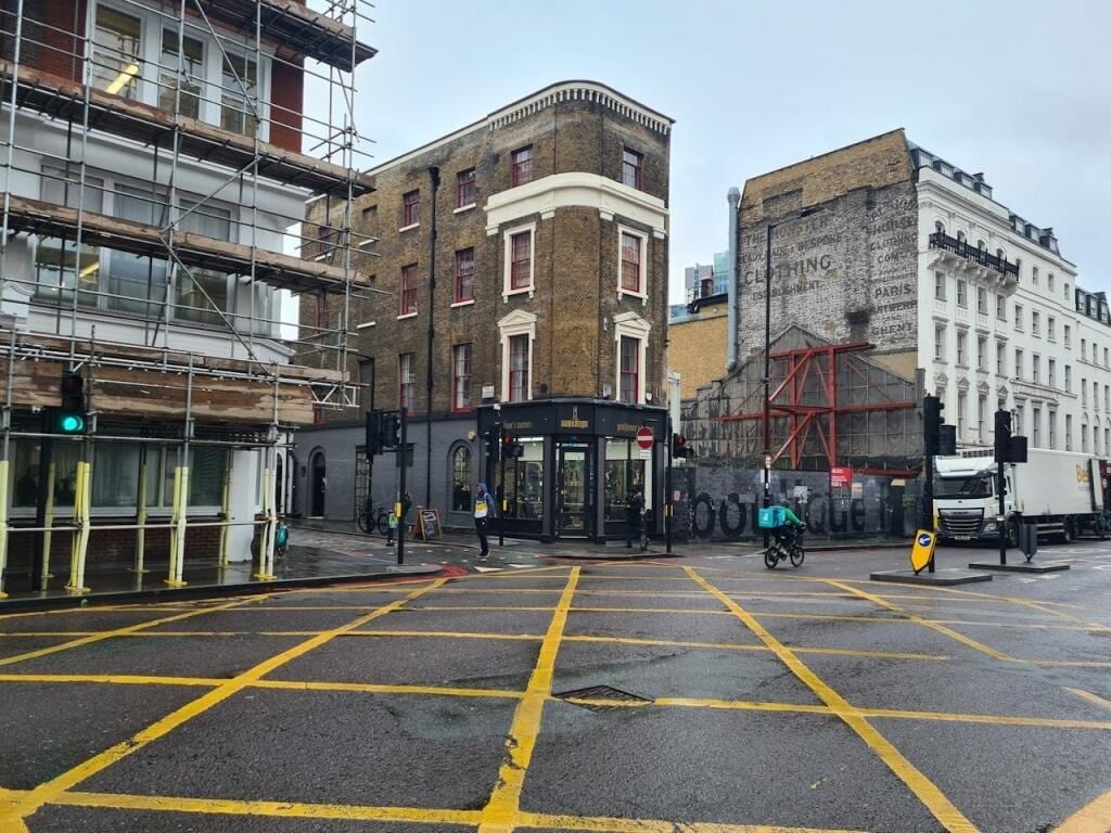 151 Borough High St, London to rent Building Photo- Image 1 of 4