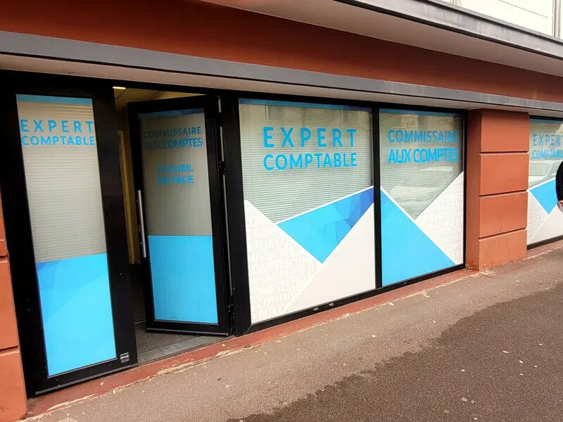 Retail in Tremblay-en-France to rent Building Photo- Image 1 of 10