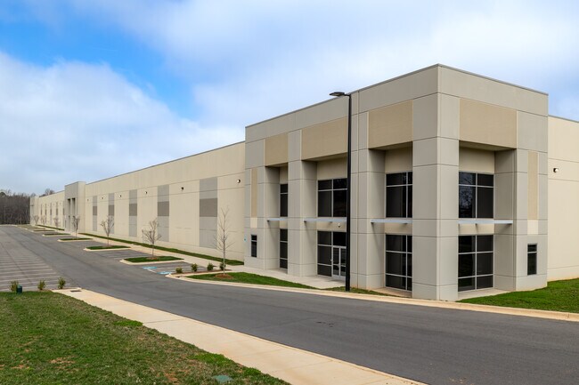 More details for 4100 Meadow Oak Dr, Charlotte, NC - Industrial to Rent