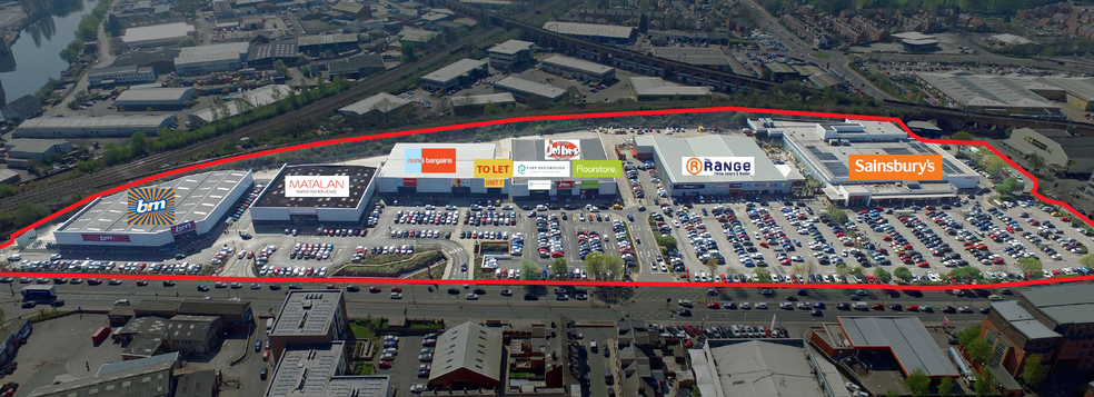 UNit 7 Beck Retail Park, Wakefield for rent - Building Photo - Image 3 of 3