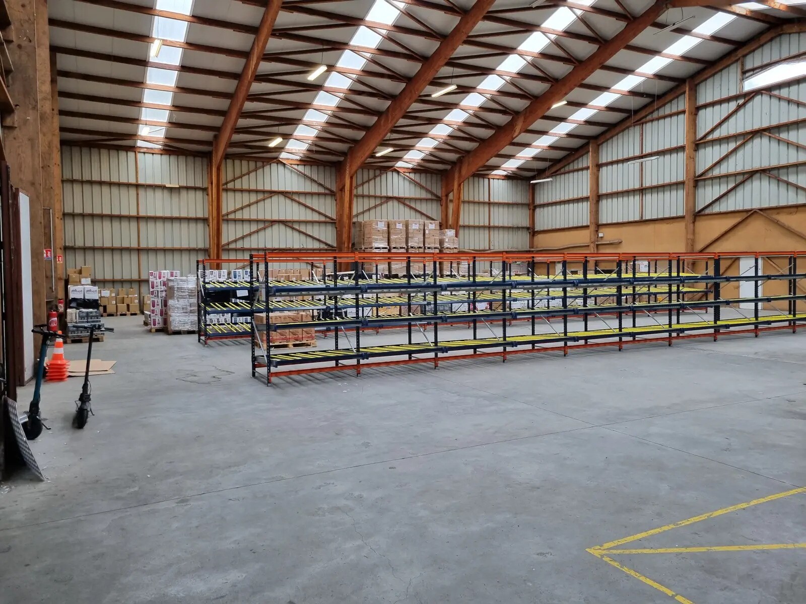 16 Rue Calmette Et Guérin, Lisieux to rent Building Photo- Image 1 of 7