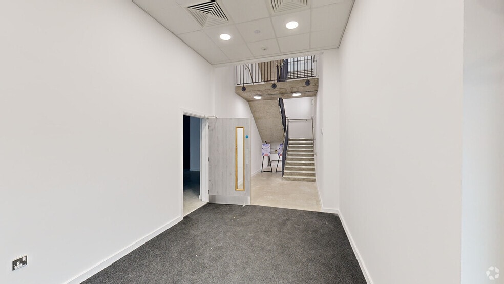 Peterboat Close, London to rent - Matterport 3D Scan - Image 3 of 22