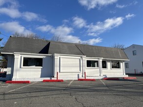 1900 Oak Tree Rd, Edison, NJ for rent Building Photo- Image 1 of 15