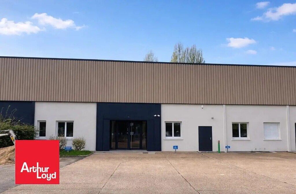 Location Bureaux 462 m² - Photo 1