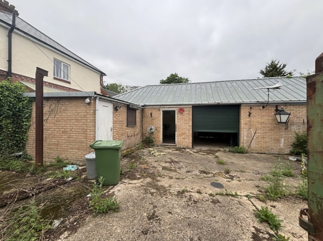 2A Seymour Rd, Luton for sale - Primary Photo - Image 1 of 1