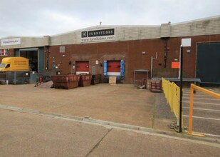 1-6 Courteney Rd, Gillingham for rent Building Photo- Image 1 of 6