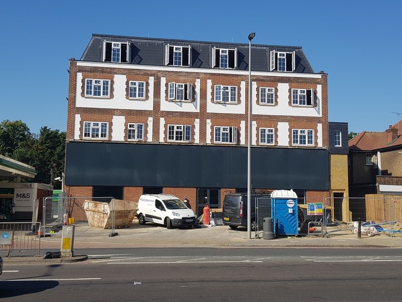 113-117 Gunnersbury Av, London for sale - Primary Photo - Image 1 of 1