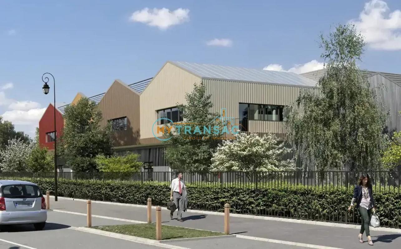 Light Industrial in Montgeron for sale Building Photo- Image 1 of 8