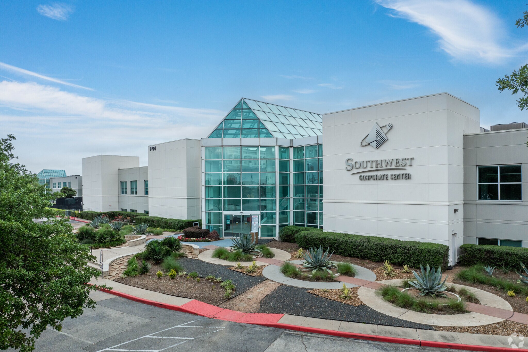 9700-9702 Bissonnet St, Houston, TX to rent Building Photo- Image 1 of 27