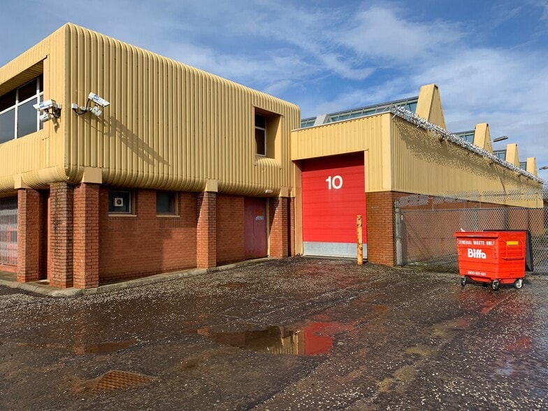 10-14 Hawbank Rd, East Kilbride to rent - Building Photo - Image 3 of 12