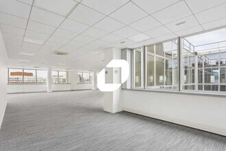 Office in Vélizy-Villacoublay to rent Interior Photo- Image 2 of 4