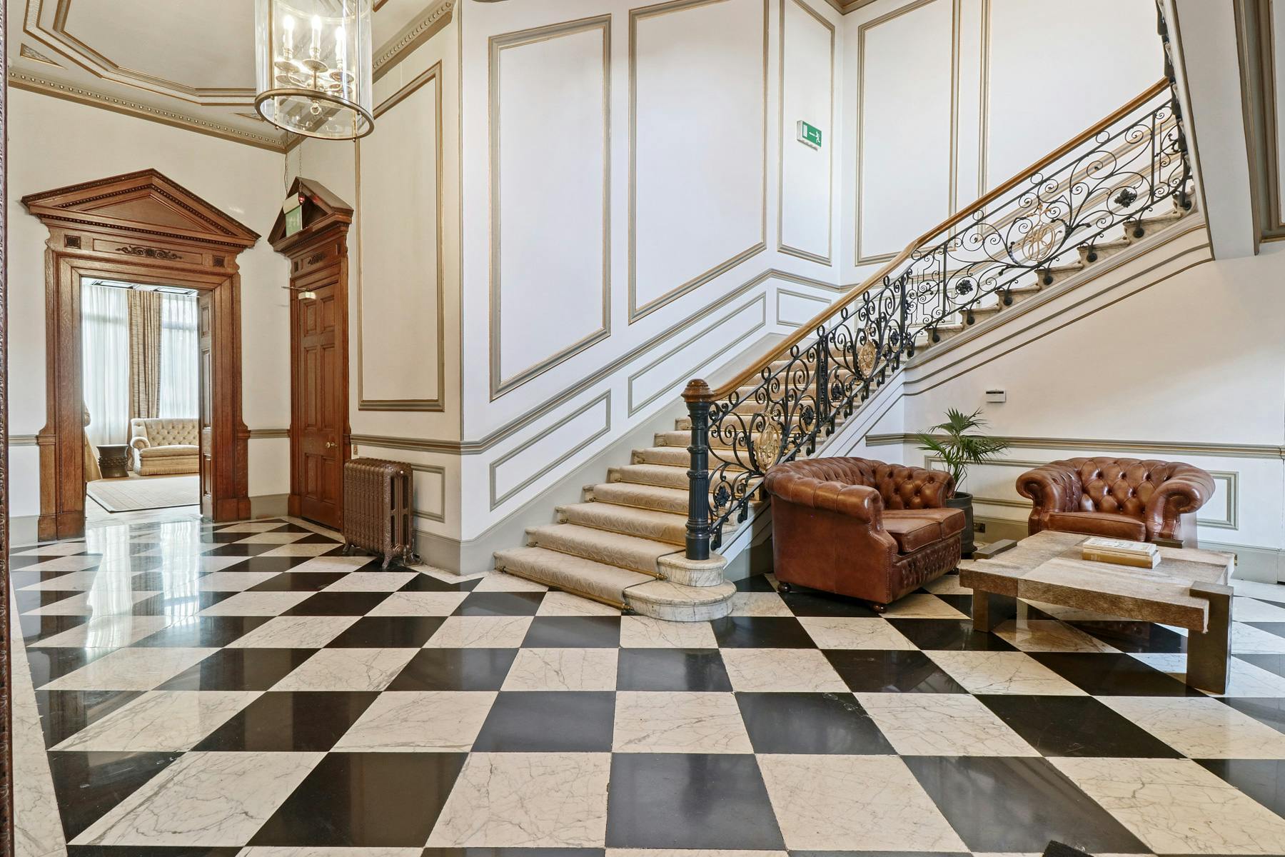 4 Curzon Sq, London to rent Interior Photo- Image 1 of 20