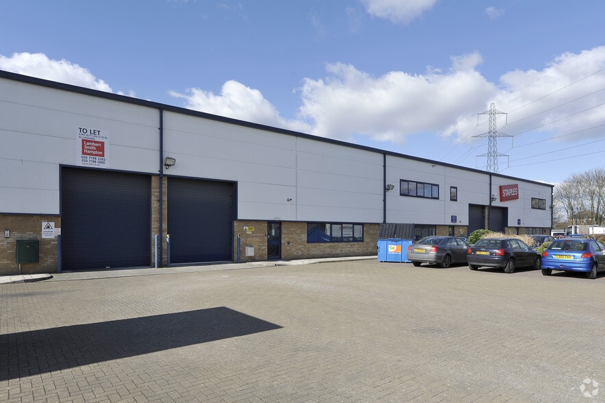 80 Morden Rd, Mitcham for sale - Building Photo - Image 2 of 3