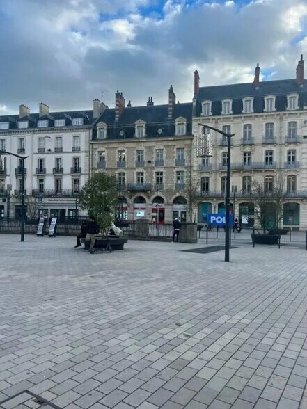 Office in Dijon to rent - Building Photo - Image 3 of 6