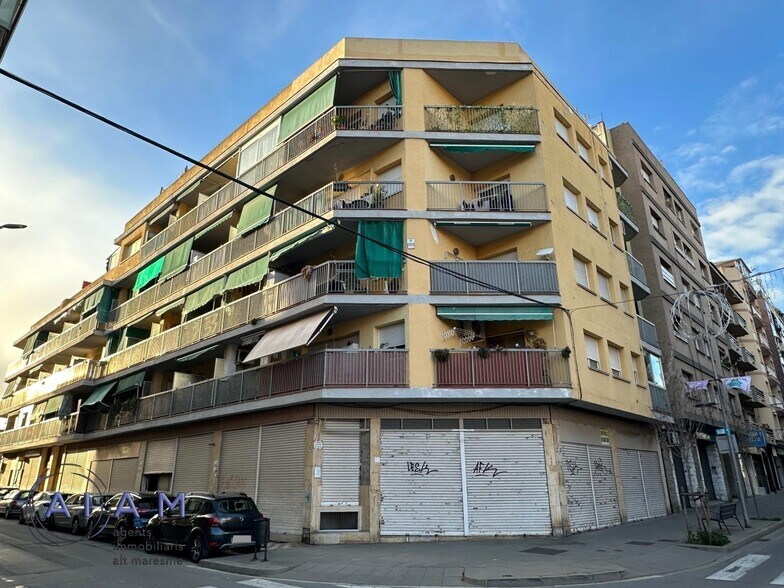 Retail in Pineda de Mar, Barcelona to rent - Building Photo - Image 2 of 3