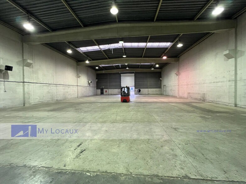 Industrial in SAINT-OUEN-L'AUMONE to rent - Interior Photo - Image 2 of 5