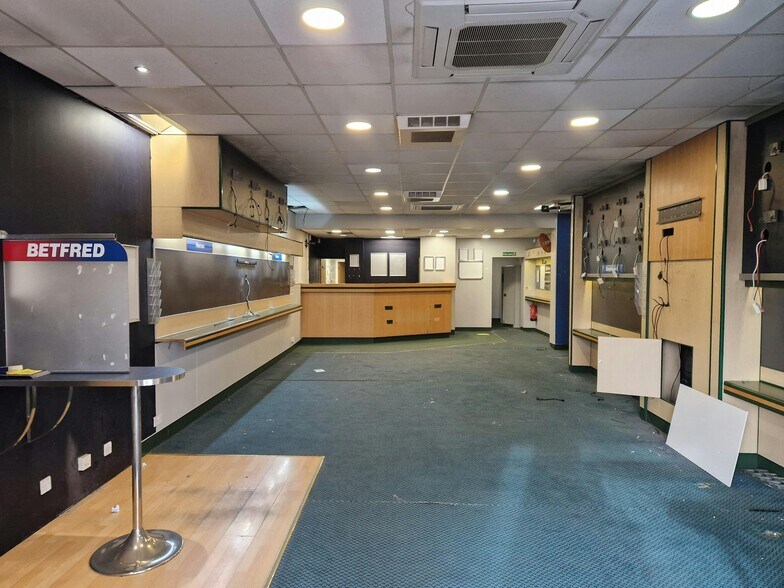 55 London Rd, Waterlooville to rent - Building Photo - Image 3 of 7