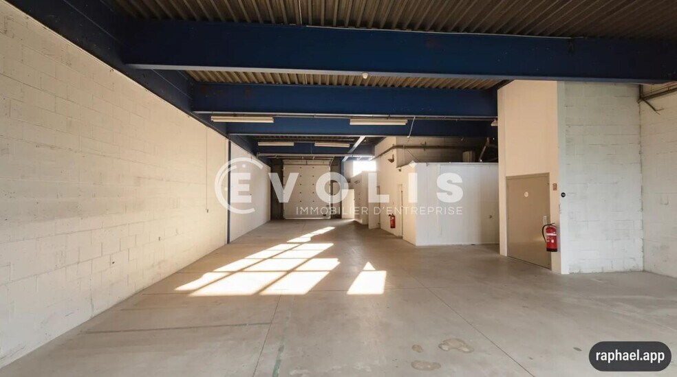 97-99 Quai Jules Guesde, Vitry-sur-Seine to rent - Interior Photo - Image 3 of 11