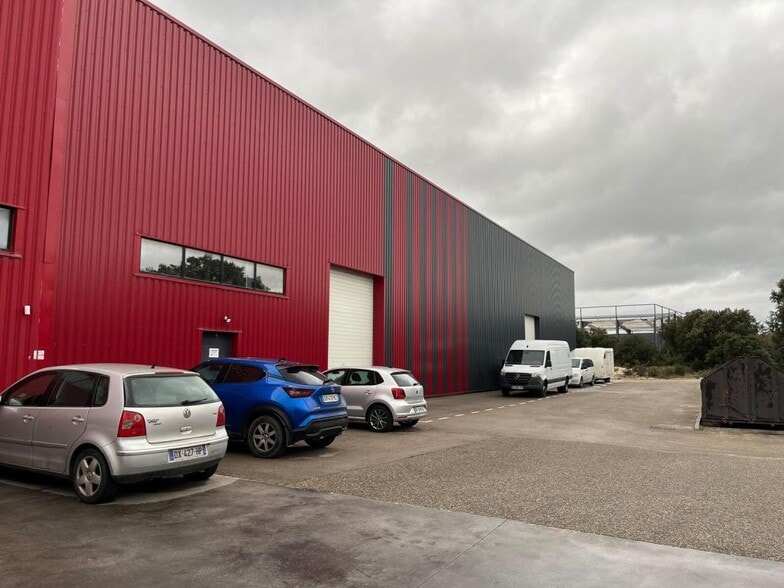 Light Industrial in Signes to rent - Building Photo - Image 1 of 6