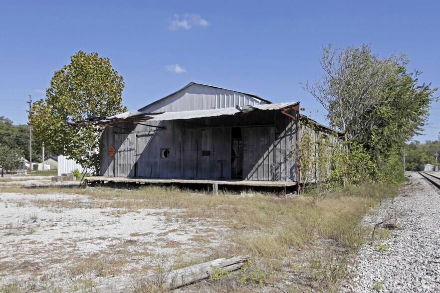 107 Boswell St, Mount Pleasant, TN for rent - Building Photo - Image 2 of 2