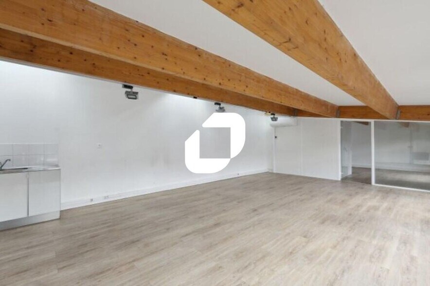 1 Bis Rue Jean Le Galleu, Ivry-sur-Seine to rent - Interior Photo - Image 3 of 7
