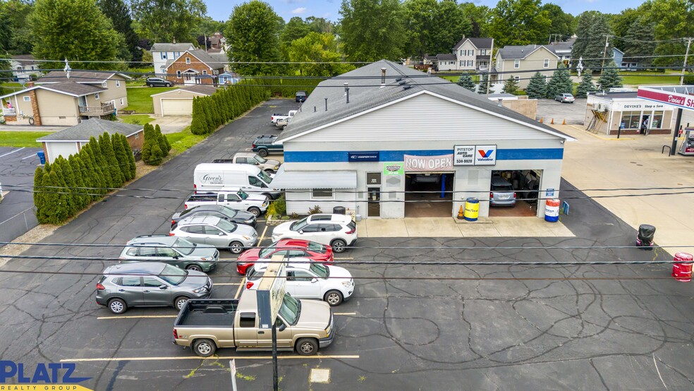 350 N Main St, Hubbard, OH for sale - Building Photo - Image 1 of 10