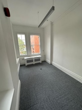 100 Hammersmith Rd, London to rent Interior Photo- Image 2 of 6