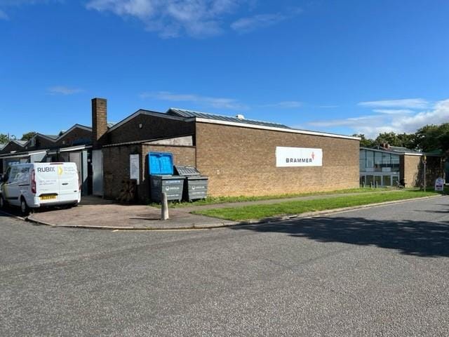 6-10 Leyden Rd, Stevenage to rent - Building Photo - Image 3 of 5