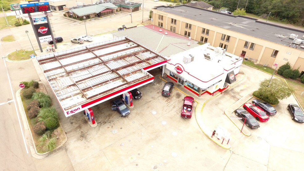 1539 Simpson Highway 49, Magee, MS 39111 UK