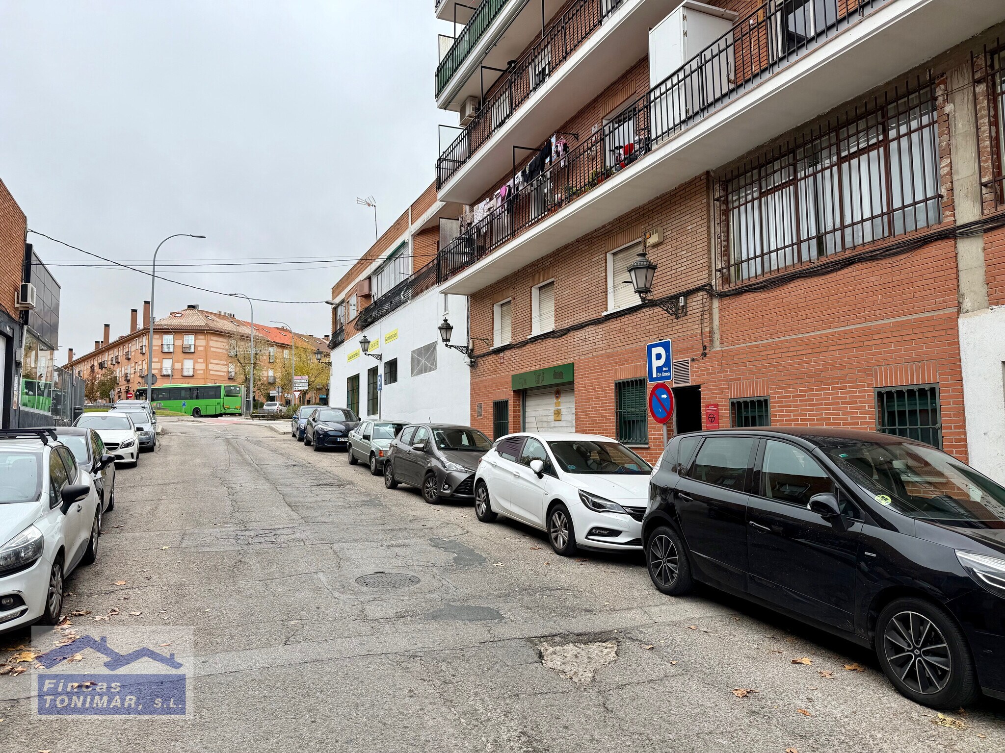 Calle de los Charcones, 5, Navalcarnero, Madrid to rent Primary Photo- Image 1 of 2
