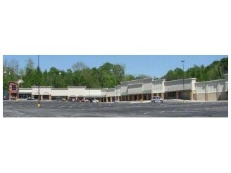 703 W Martin Luther King Hwy, Tuskegee, AL for rent - Primary Photo - Image 1 of 4