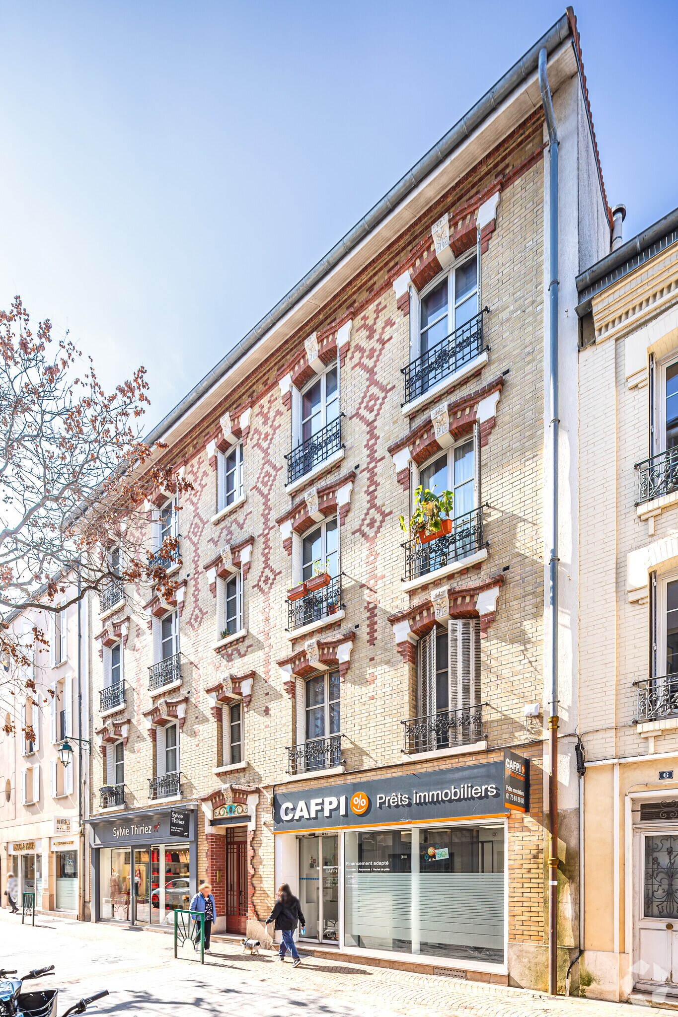 Rue Du Château, Rueil-Malmaison to rent Primary Photo- Image 1 of 11