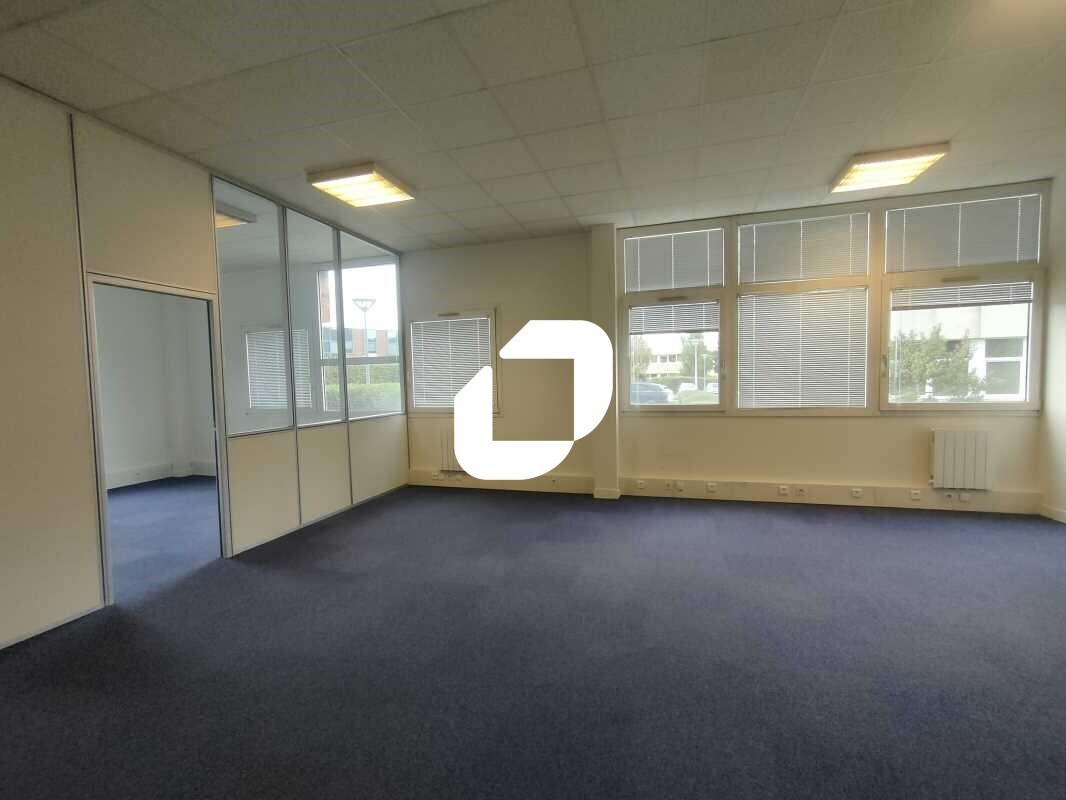 Office in Bièvres to rent Interior Photo- Image 1 of 10