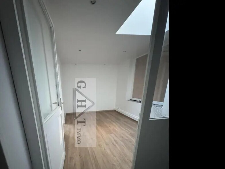 Office in Ivry-sur-Seine to rent - Interior Photo - Image 2 of 9