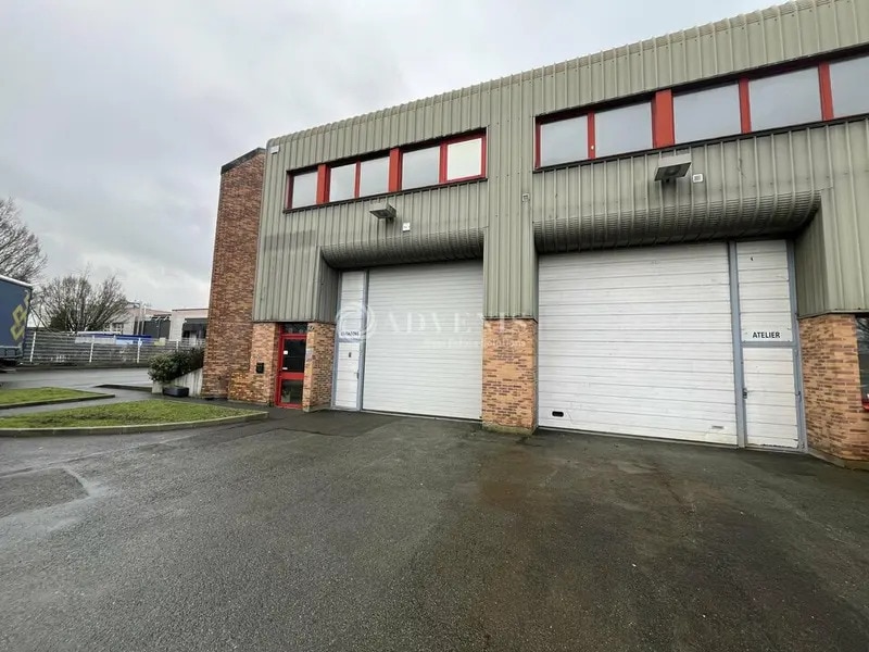 Light Industrial in Le Blanc-Mesnil to rent Building Photo- Image 1 of 12