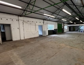 Gorsey Ln, Birmingham to rent Interior Photo- Image 1 of 5