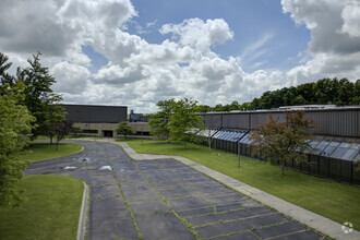 10230 N Holly Rd, Grand Blanc, MI for sale Primary Photo- Image 1 of 1