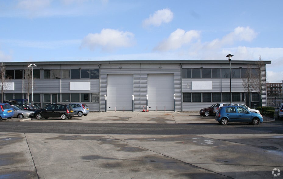 Mansfield Rd, London to rent - Building Photo - Image 2 of 7