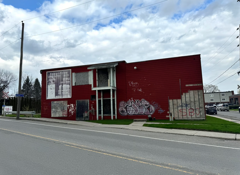 379-383 Rue Lafleur, Lachute, QC for sale - Primary Photo - Image 1 of 1