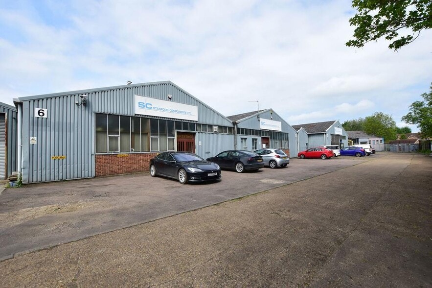 Baryta Close, Stanford Le Hope for sale - Building Photo - Image 2 of 13