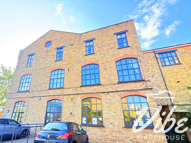 More details for Shacklewell Ln, London - Office to Rent
