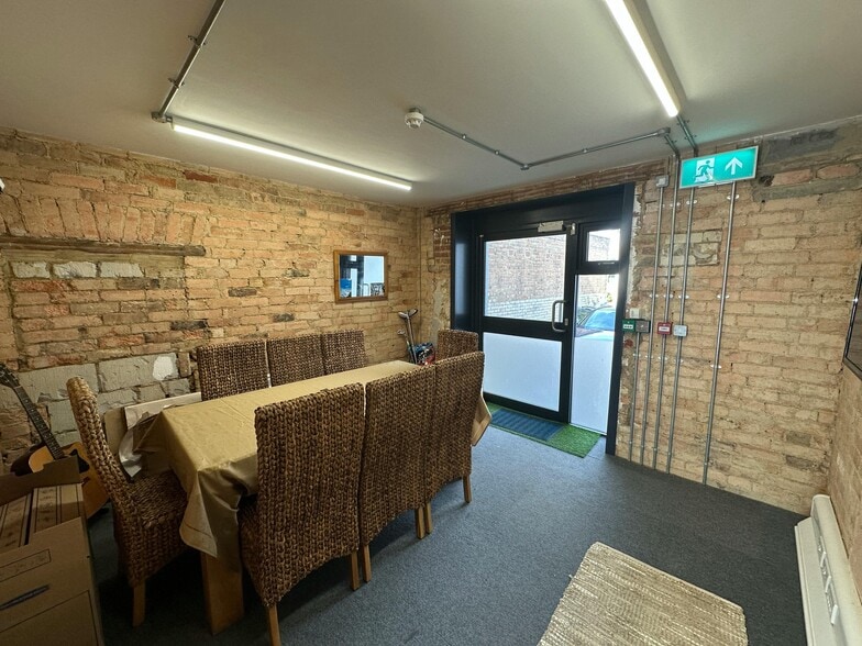 910-910A Christchurch Rd, Bournemouth for sale - Building Photo - Image 3 of 5