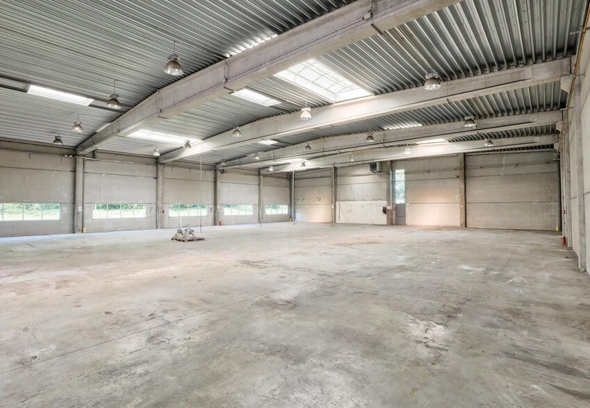 Industrial in Chilly-Mazarin to rent - Interior Photo - Image 3 of 4