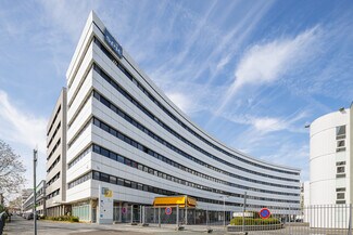 More details for 1 Place De La Berline, Saint-Denis - Office to Rent