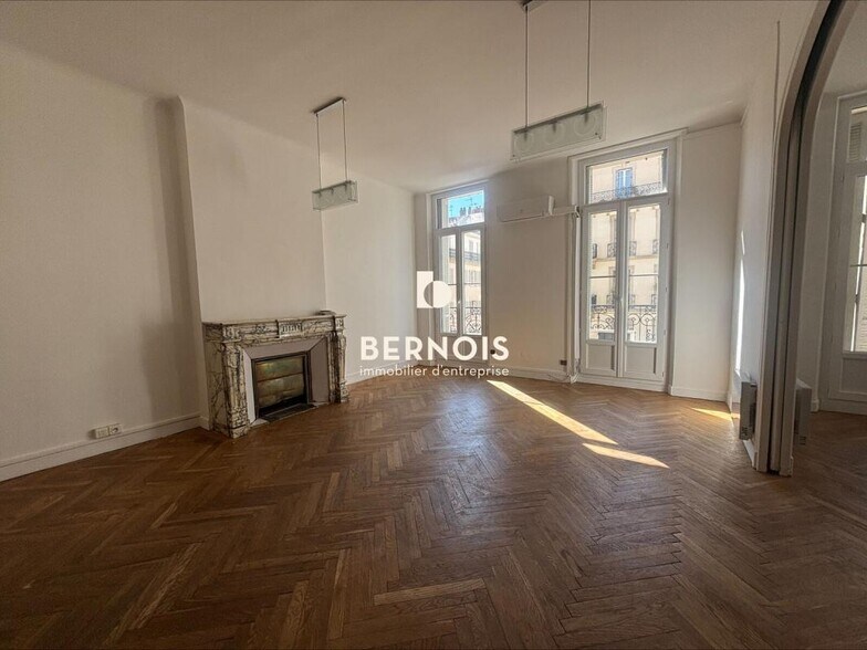 Office in Toulon to rent - Interior Photo - Image 3 of 6