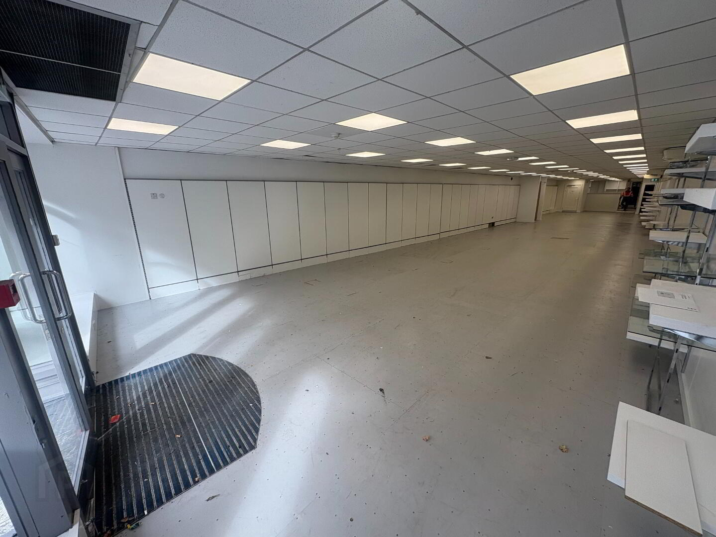 16 Market North Sq, Lisburn to rent Interior Photo- Image 1 of 2
