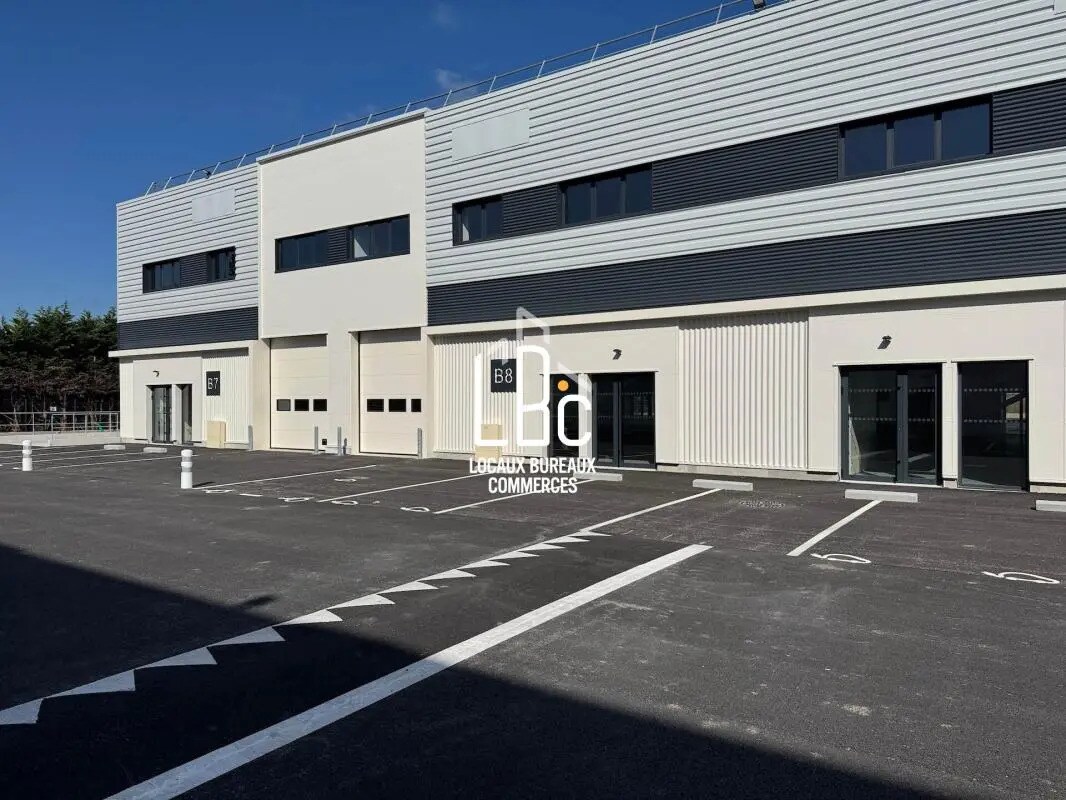 Light Industrial in Bouguenais to rent Building Photo- Image 1 of 54
