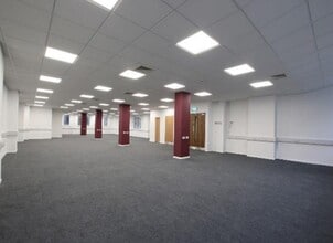 55 Well St, Bradford to rent Interior Photo- Image 2 of 2