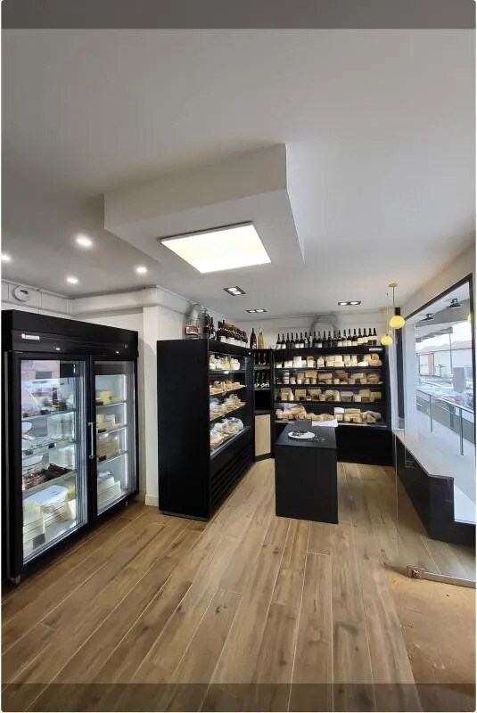 Retail in Toulouse to rent Interior Photo- Image 1 of 4