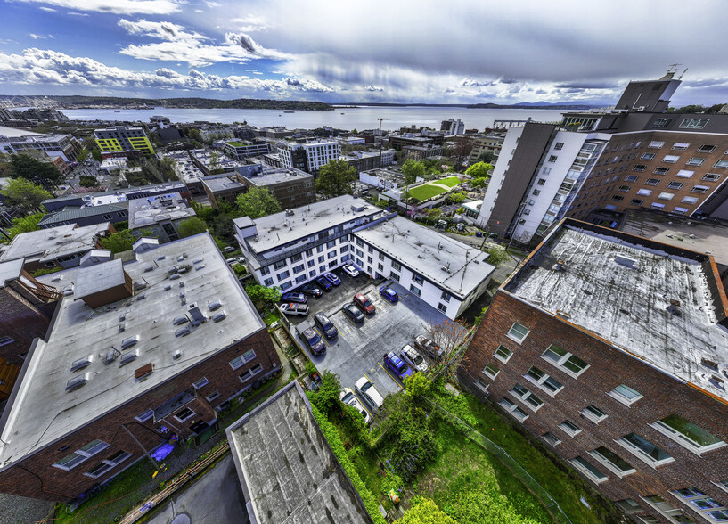 800 Queen Anne Ave N, Seattle, WA for sale - Building Photo - Image 2 of 22